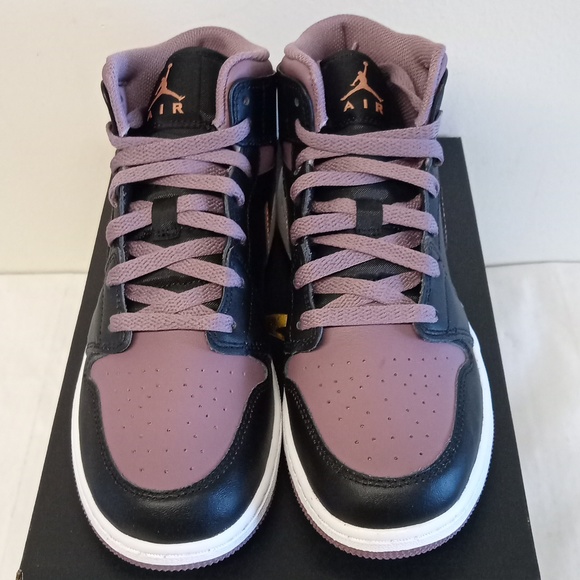Air Jordan 1 mid se